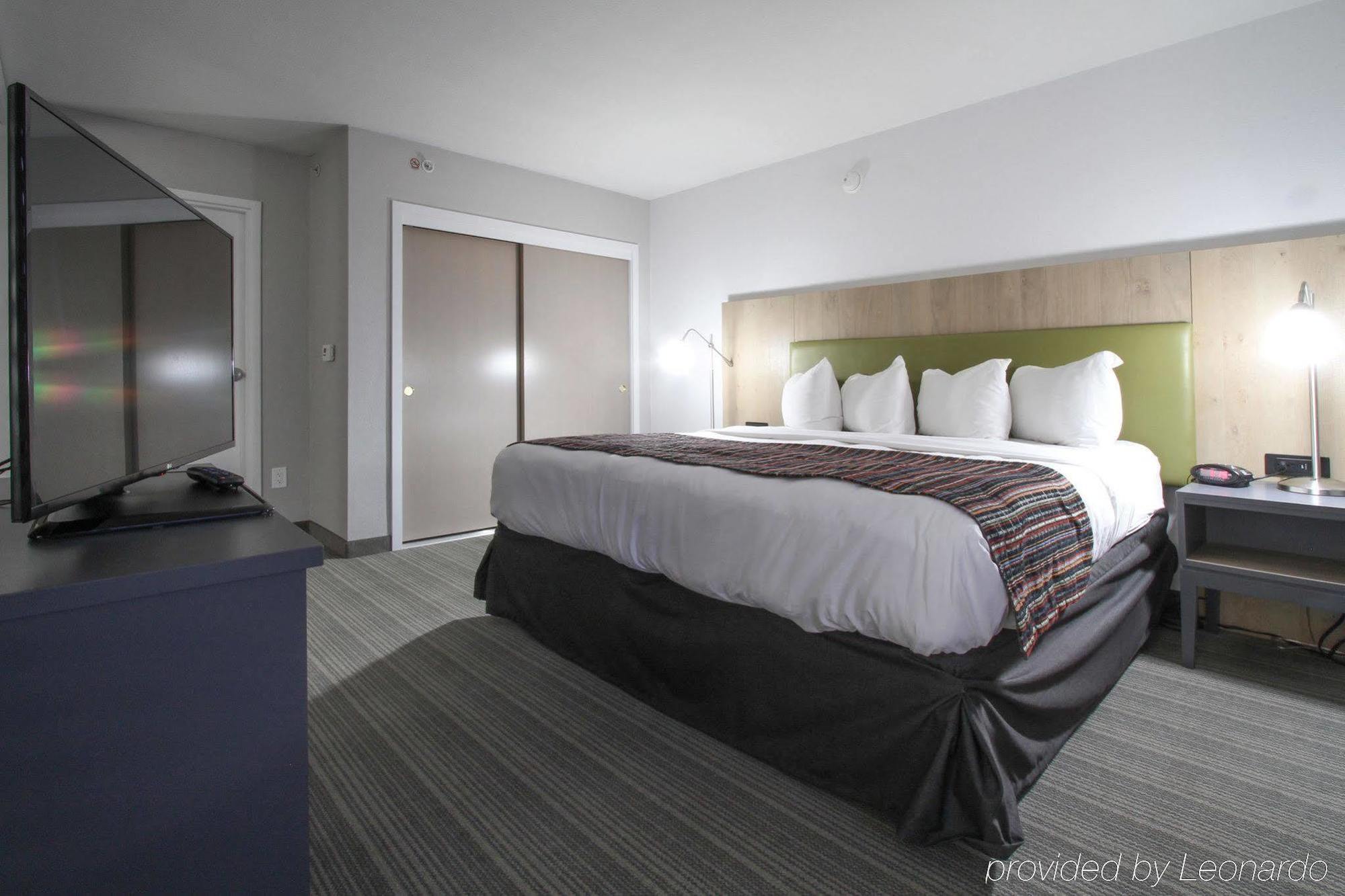 Greentree Inn & Suites Phoenix Sky Harbor Exteriör bild